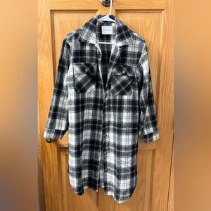 Women’s Panache Apparel NWOT Plaid Button-Up Shirt Jacket Shacket Size S.